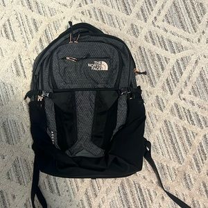 The north face women’s recon backpack